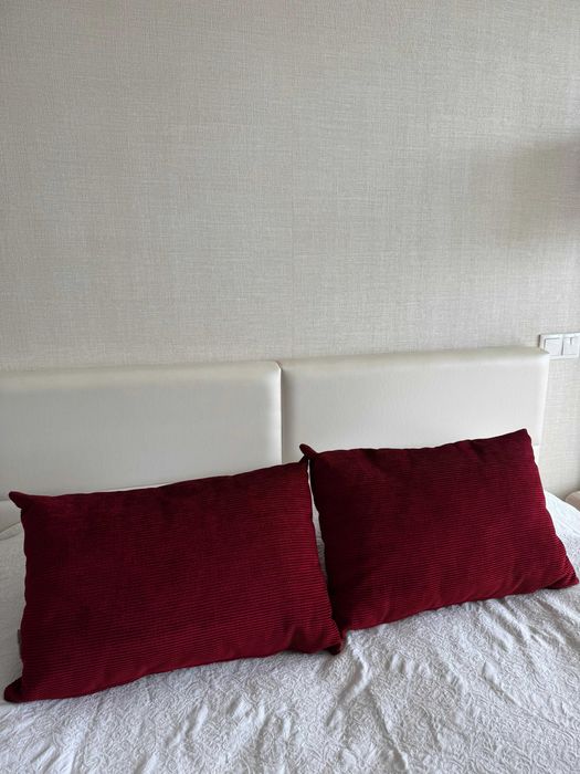 Almofadas (2) padrão vermelho em veludo da Interdesign