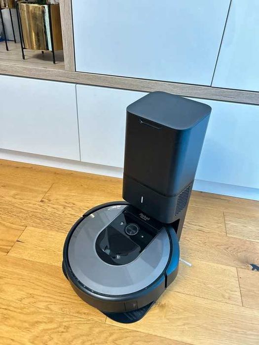 Robot sprzątający iRobot Roomba i7 plus stacja czyszcząca