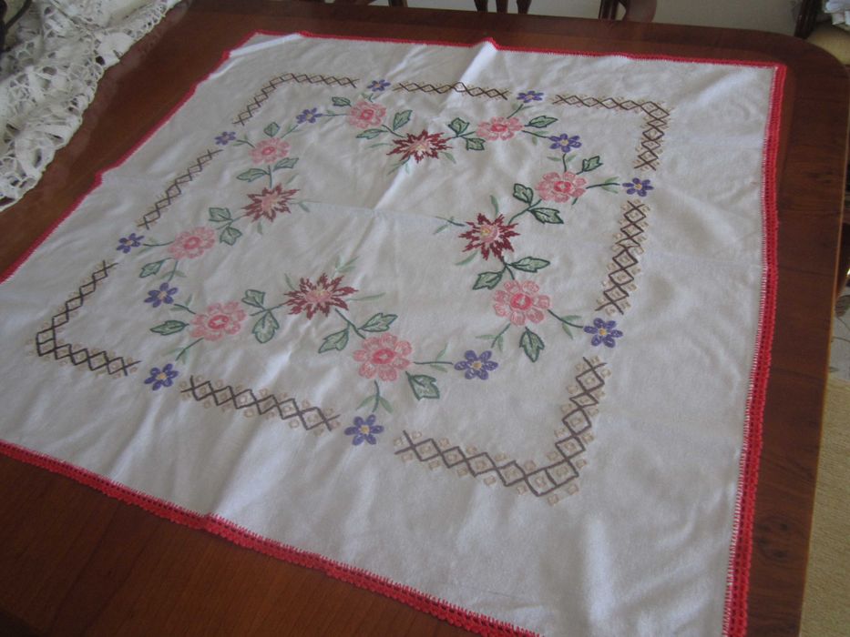 Duas Toalhas Bem Antigas - LIndas