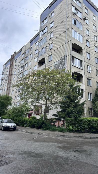 Продаж квартири вул. Чукаріна