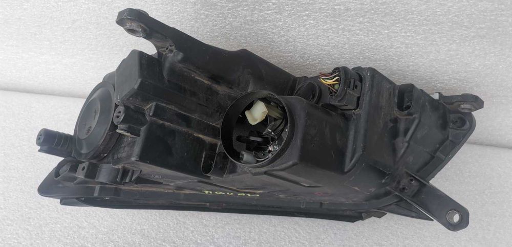 Фара правая Volkswagen Tiguan 2007-2011г.в. оригинал
