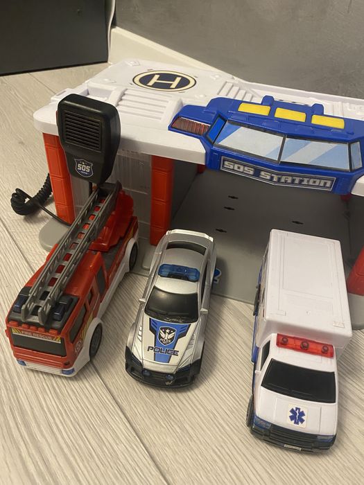 Dickie Toys parking Рятувальний центр зі звуковими ефектами гараж