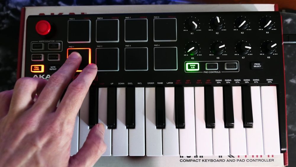 akai mpk mini mk2 - Купити музичні інструменти - Ціна на OLX.ua