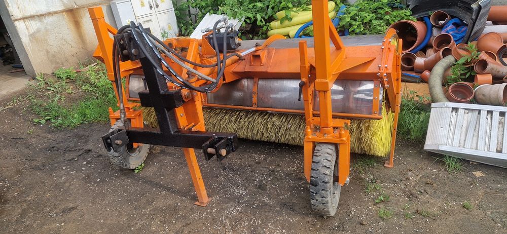 Szczotka, zamiatarka do traktora hydrauliczna tuż