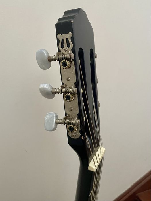 Guitarra clássica nova