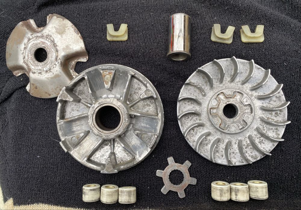 Продам Вариатор передний Yamaha 3KJ JOG + крельчатка,звезда, втулка