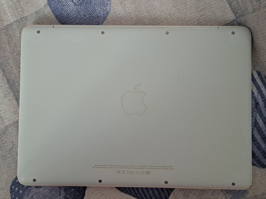 MacBook 13” (2009)