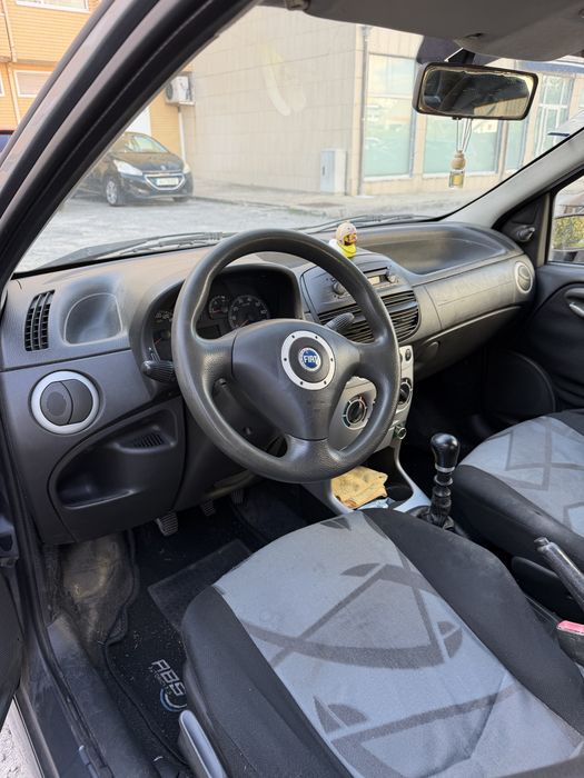 Fiat Punto – 227.450 km – Bom estado