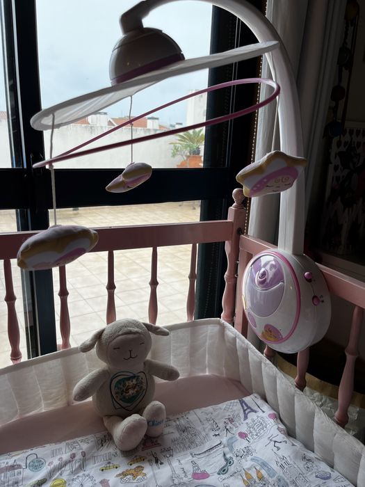 Projector de berço/cama de bebé (criança) com música