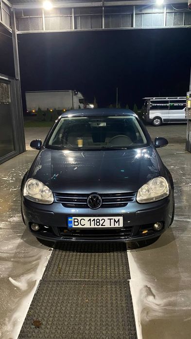 Гольф 5 2.0 тді  2005 рік