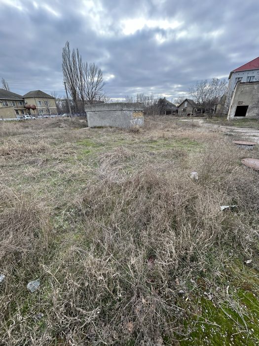 Продам участок 30 соток со зданием 350 м/кв  на Совхозе