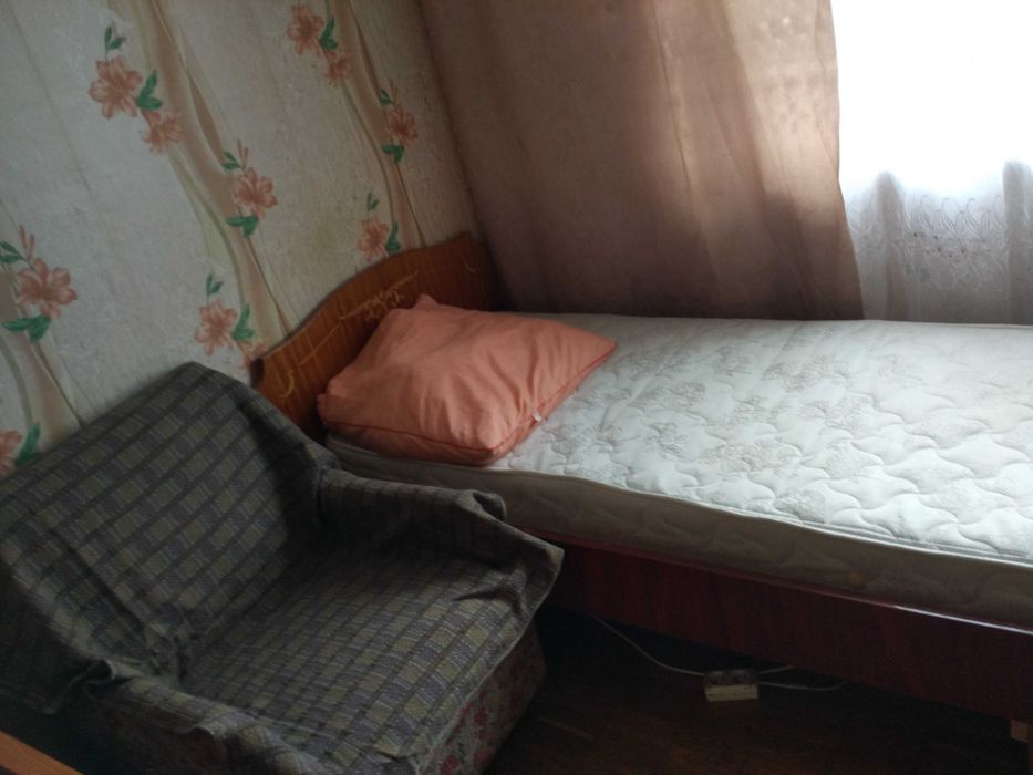 подселение, место в комнате (для женщины), м. Харьковская