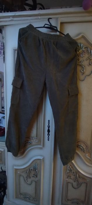 Zielone damskie spodnie w rozmiarze S