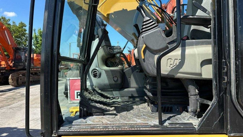 Caterpillar 320D  2010 Дуже хороший стан – 0% ПДВ – Доставка в Україну