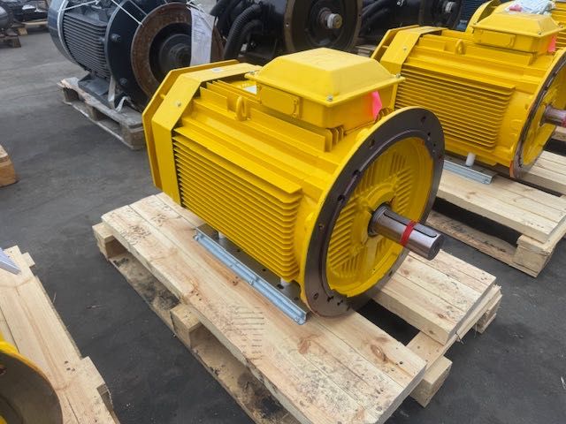 silnik elektryczny nowy 55 kw /650 v