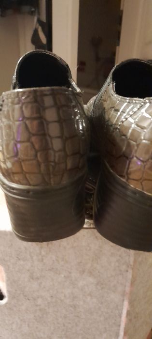 Buty na obcasie skóra