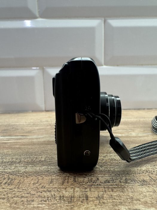 Продам цифровий фотоаппарат Nikon COOLPIX S6300 в гарному стані