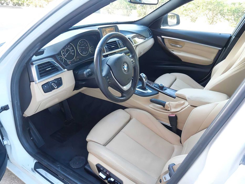 BMW 330i      2017