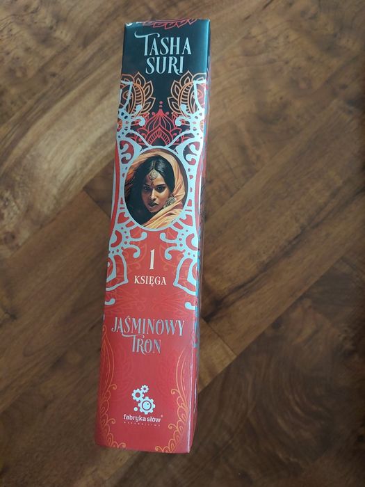 Jaśminowy tron, Tasman Suri