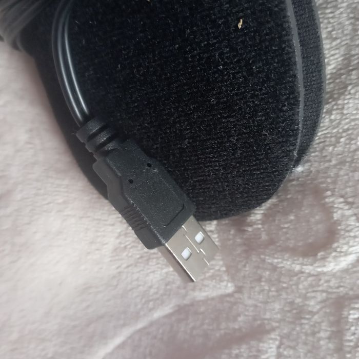 Чоловічі устілки з підігрівом за допомогою кабеля USB