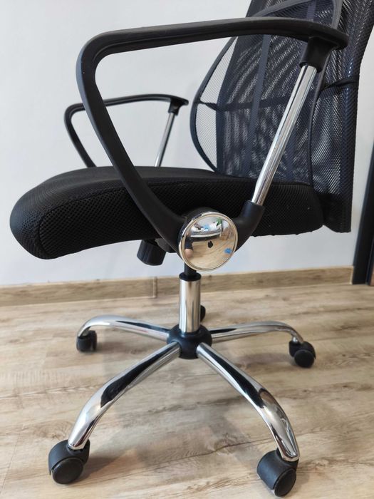 Krzesło obrotowe na kółkach # fotel biurowy siatkowy # JYSK BILLUM