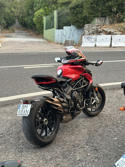 MV Agusta Dragster R 2024 112hp como novo