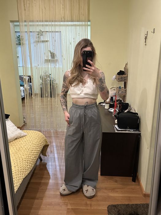 Нові сірі брюки прямого крою