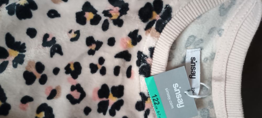 Nowa bluza 122 Sinsay milutka