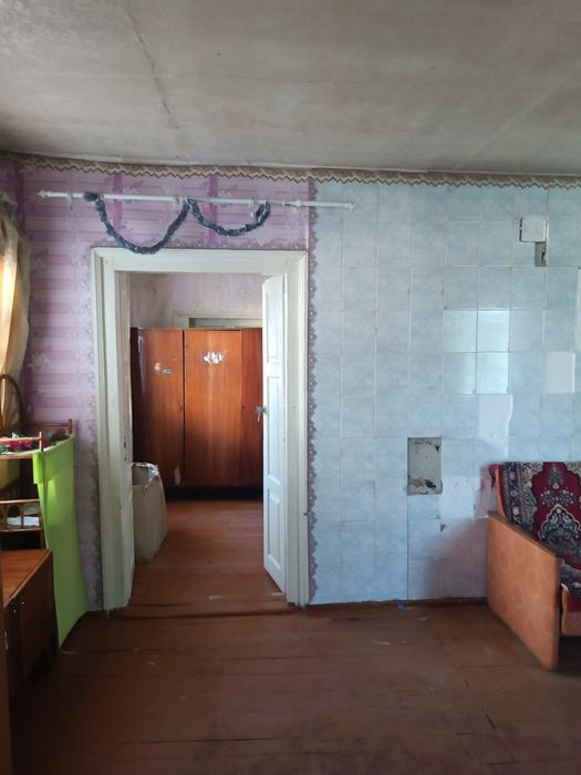 Пів будинку під ремонт в зручному місці