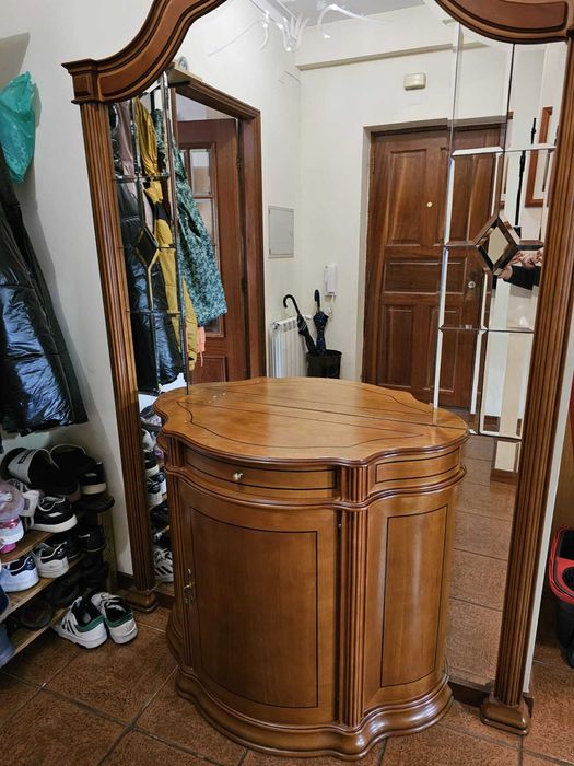 Móvel de entrada em bom estado