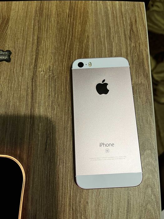 Продам Iphone SE rose gold 32gb