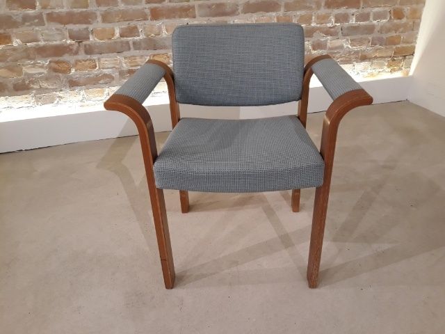 Krzesło, proj. R. Thygesen i J. Sørensen, Magnus Olesen, Dania, lata 7