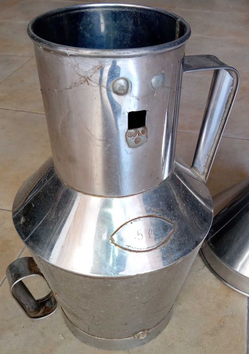 Caneco aferido bebidas e funis, (2 un)
