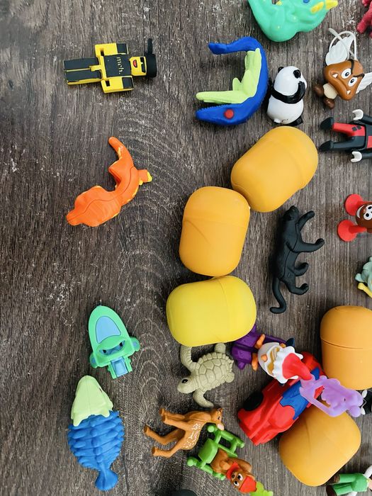 Фігурки з кіндерів