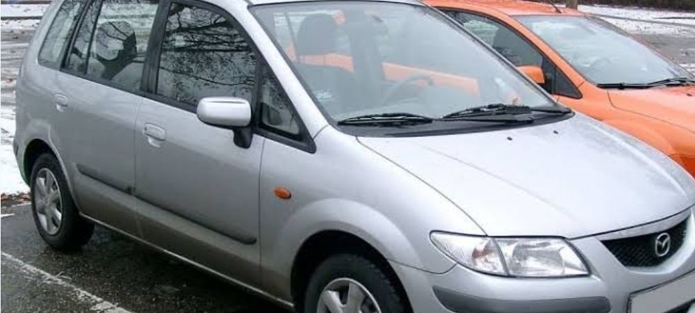 Vende se Automóvel Mazda