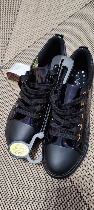 Нові Кеди лакові!