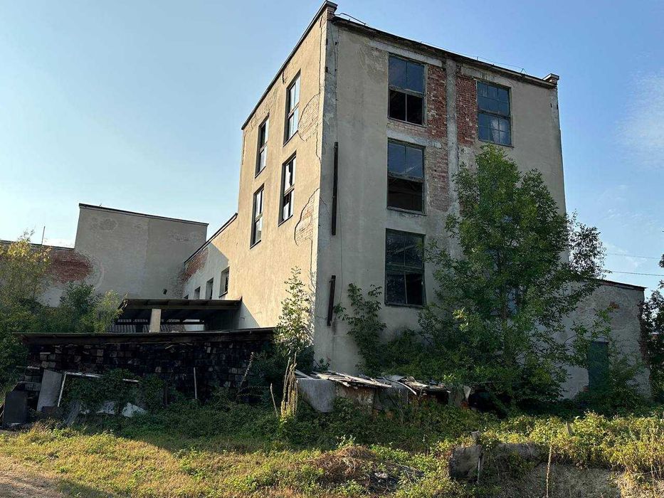 Продаж промислового обєкта с земелною дялянкою 43.1 сот