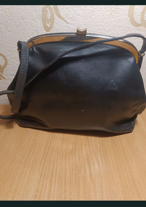 Винтажная чёрная кожаная сумка