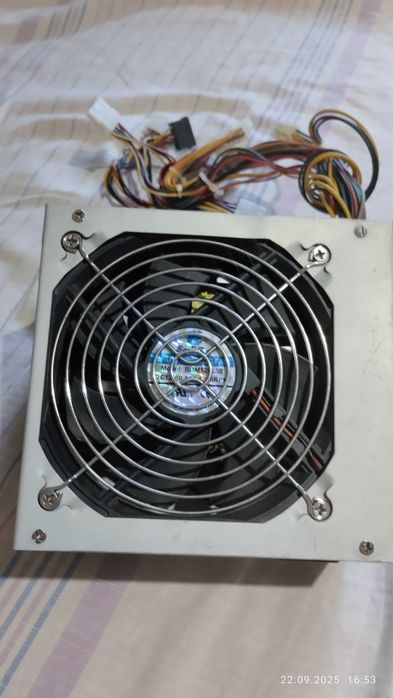 шнур питания компьютера