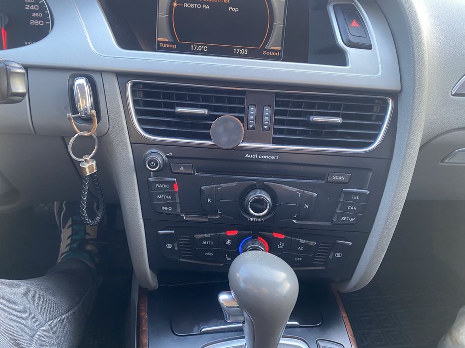 Продам audi a4 b8