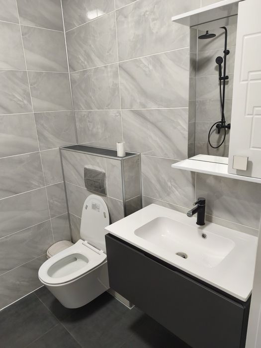 Здається 1 к квартира 42 кВ.м.