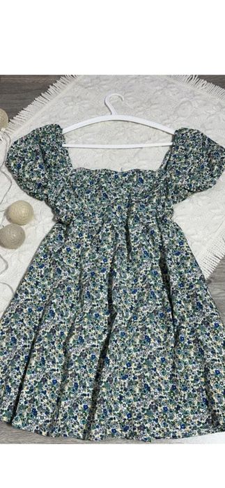 Новая платья размер L