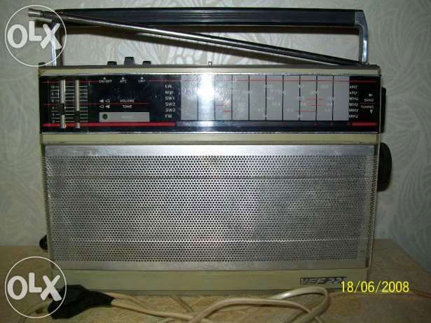 Продам переносной сетевой радиоприемник VEF 221. Без торга.