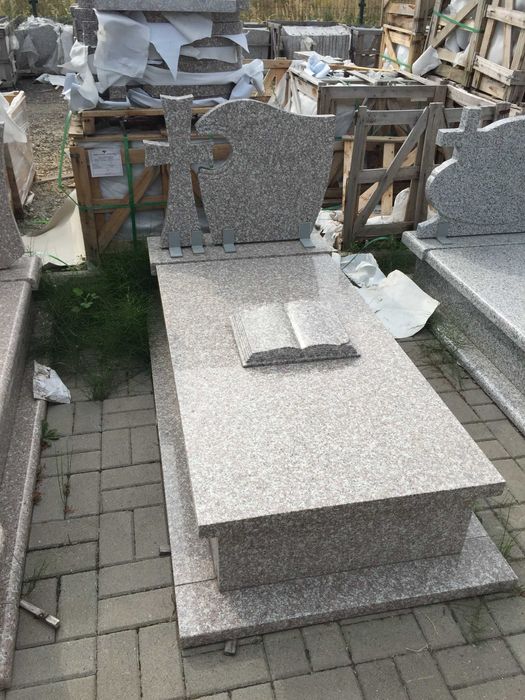 4500 nagrobek cena z montazem caly slask