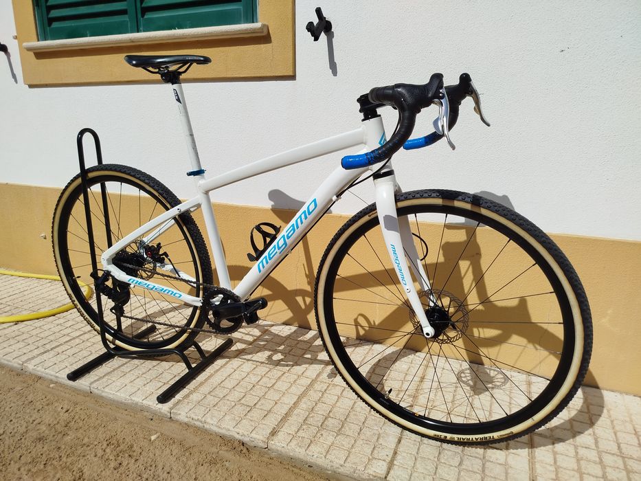 Bicicleta de Gravel Megamo