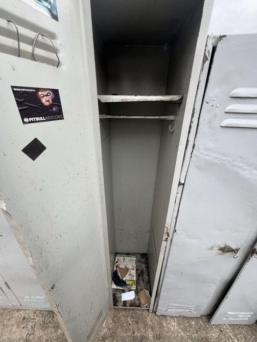 Szafki bhp  masywne  4szt