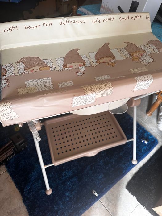 Muda fraldas e banheira