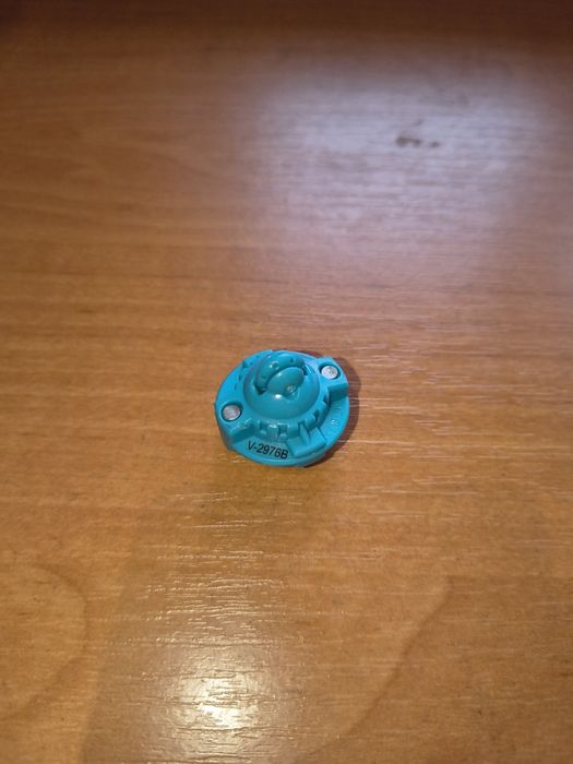 Бейблейд Блуді Луйнор такара томі не сток деталі