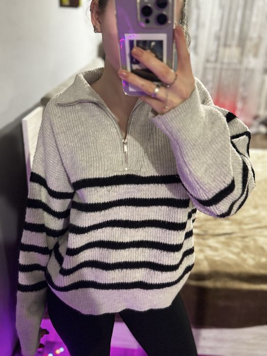 Свитер вязаный