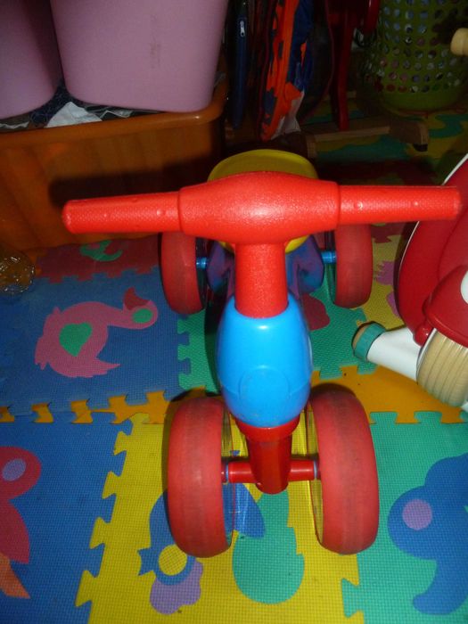 O meu primeiro triciclo / sem pedais